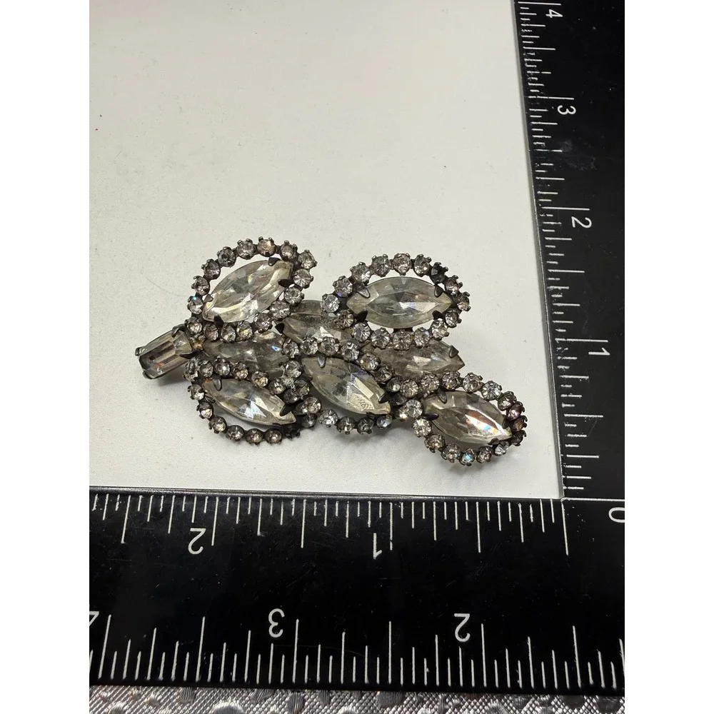 Vintage Weiss Clear Rhinestone‎ Leaf Brooch Antiqued Silver Tone Signed Pin 2.5
